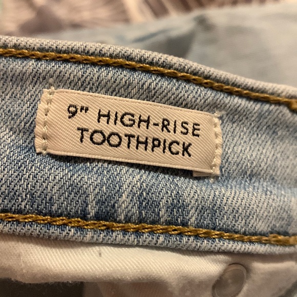 J Crew 9” High-Rise Toothpick Light Wash Jeans, 31 Tall - Picture 3 of 7